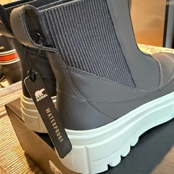 NEW Sorel Caribou Waterproof Leather WOMEN'S Platform CHELSEA BOOT In Jet/Pixel - Picture 8 of 15